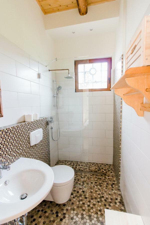 Wilhelmshof Feggendorf Guest House Bagian luar foto